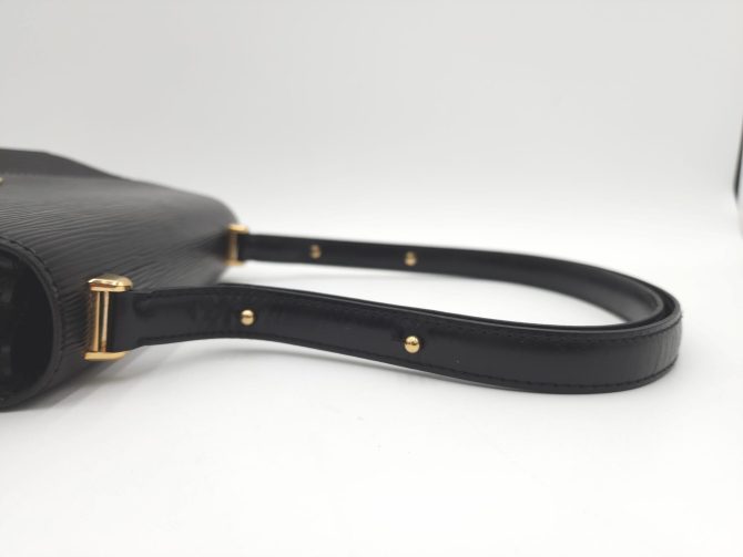 Louis Vuitton Tilsitt Bag - Image 12